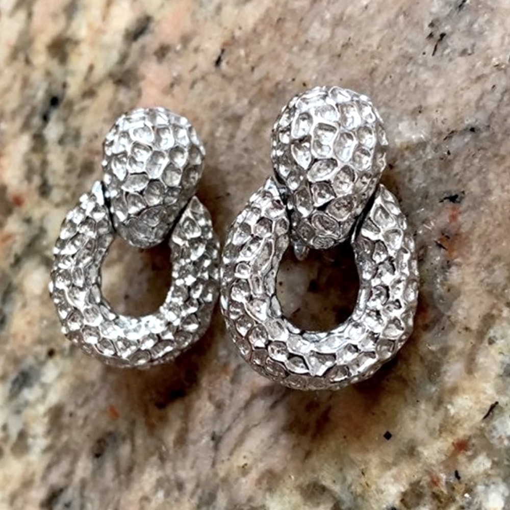 Vintage CINER Door Knocker Silver Textured Earrings Honeycomb Bee Clip On Big